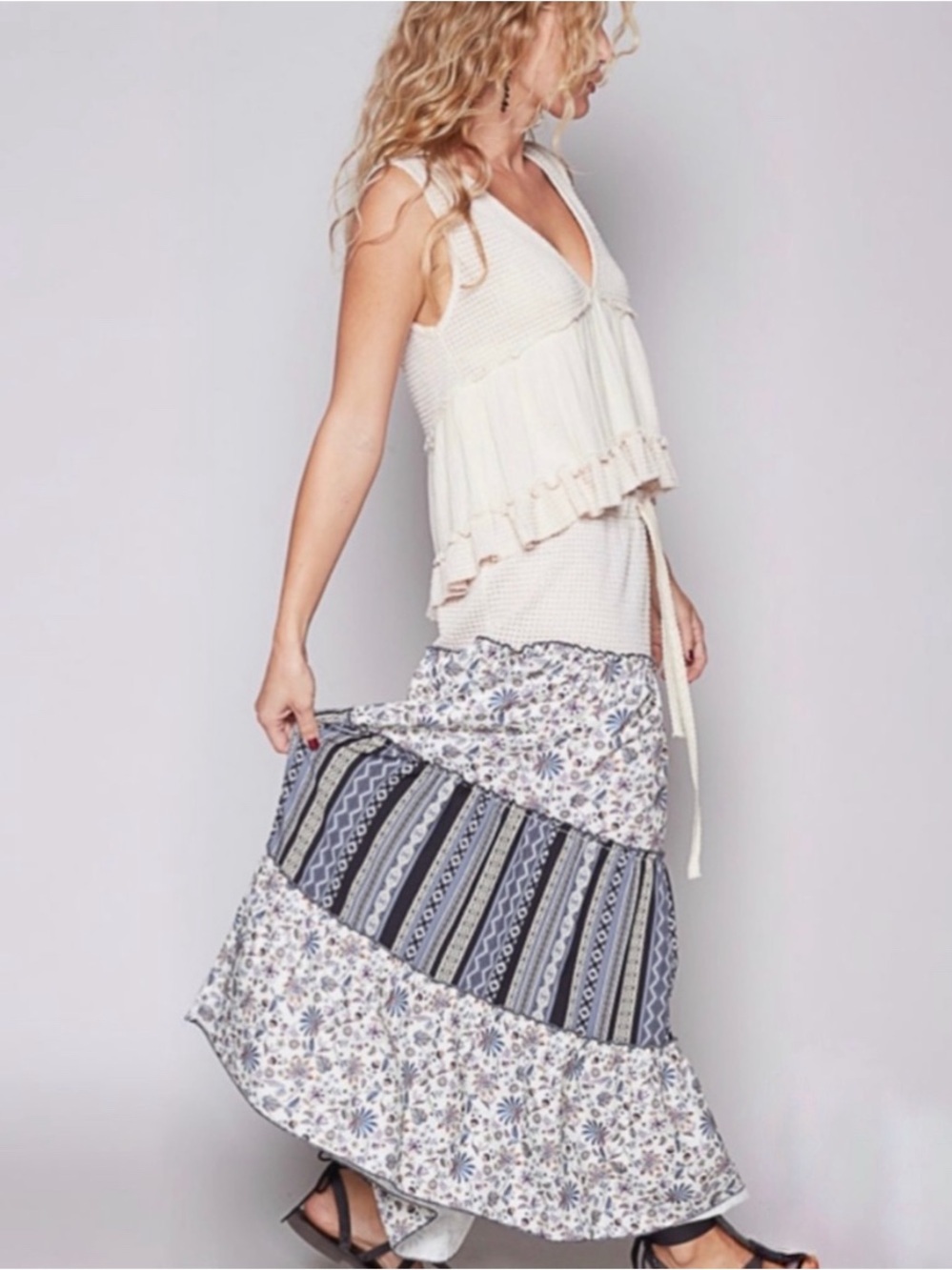 POL Cream and Navy Tiered Maxi Skirt Mixed Media & Floral Print Size Large NWOT
